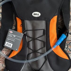 Bell Tanker 700 hydration pack 2.0 Liter BPA free. New with tag black/orange